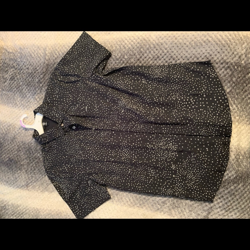 Black and white Polka-dot button up collared t-shirt. Volcom Brand new.